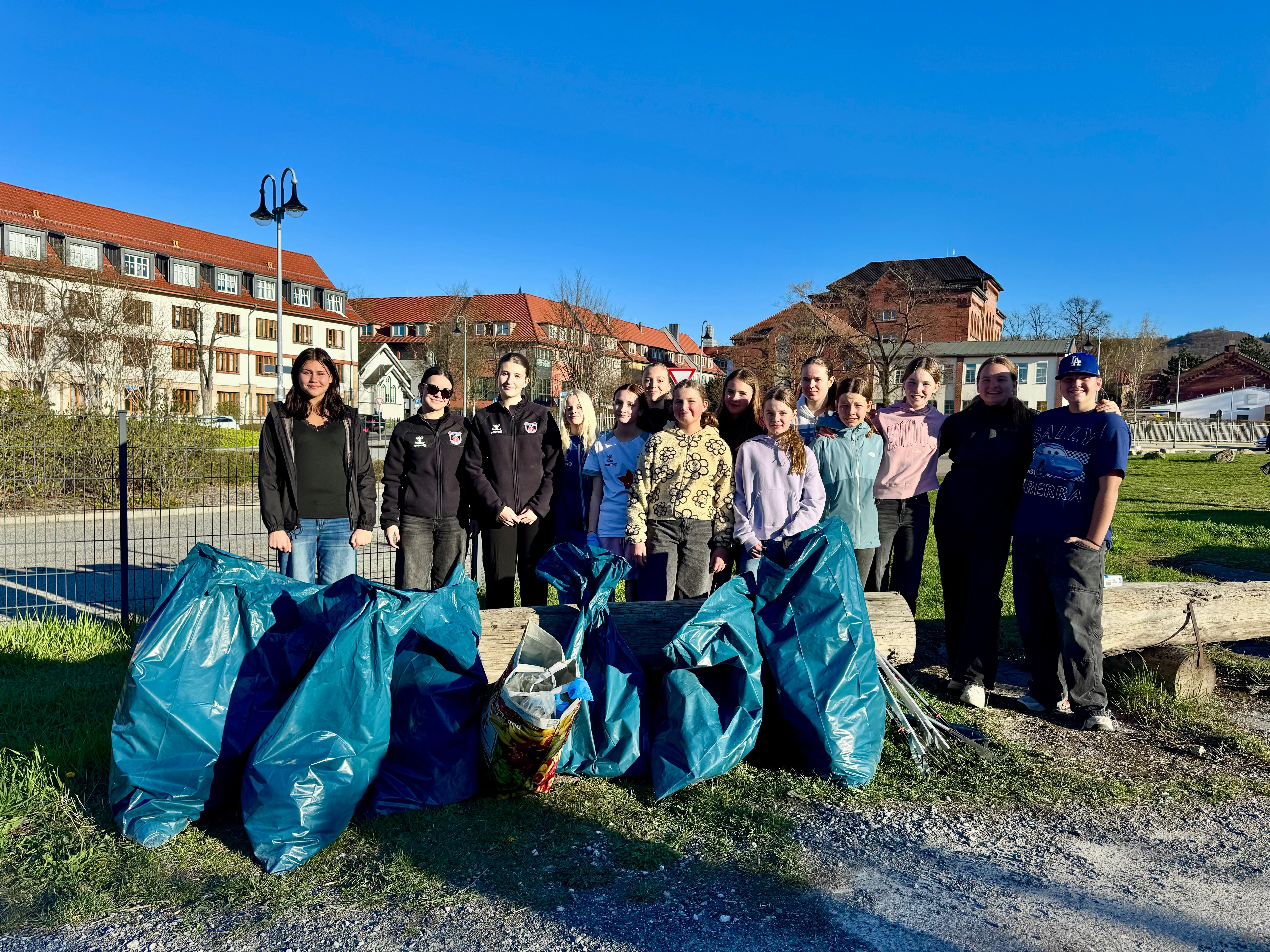 Der Handballverein Wernigerode hat sich an der von der Stadt initiierten Reinigungsaktion beteiligt und damit ein Zeichen für Engagement und Zusammenhalt gesetzt.