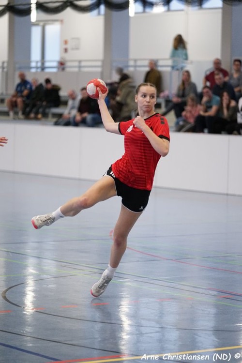 Den Frauen geht im Derby am Ende die Luft aus