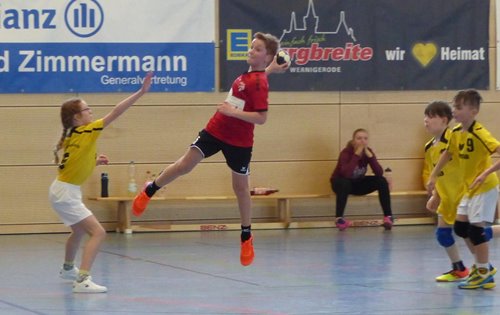 mE-Jugend mit dem vierten Sieg in Folge