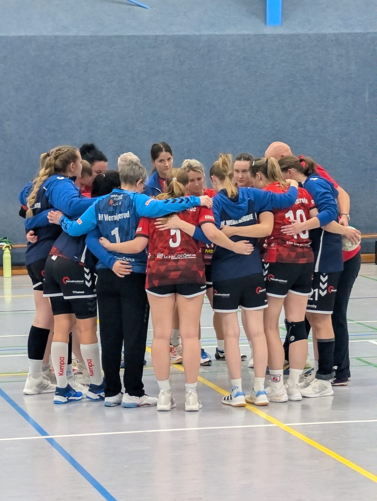 Aufholjagd wird nicht belohnt:  HvW - Damen unterliegen in kampfbetontem Spiel am 1. Advent.