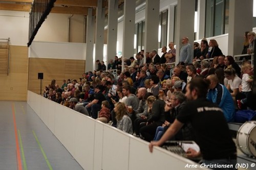 1. Männer siegen erneut vor vollem Haus
